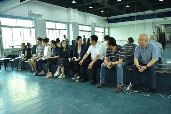 学院党委书记来舞蹈系视察工作 (11)