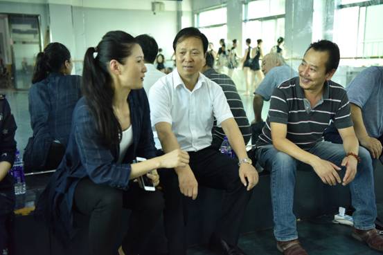 学院党委书记来舞蹈系视察工作 (13)