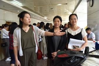 9月11日新生第一天报到 (4)